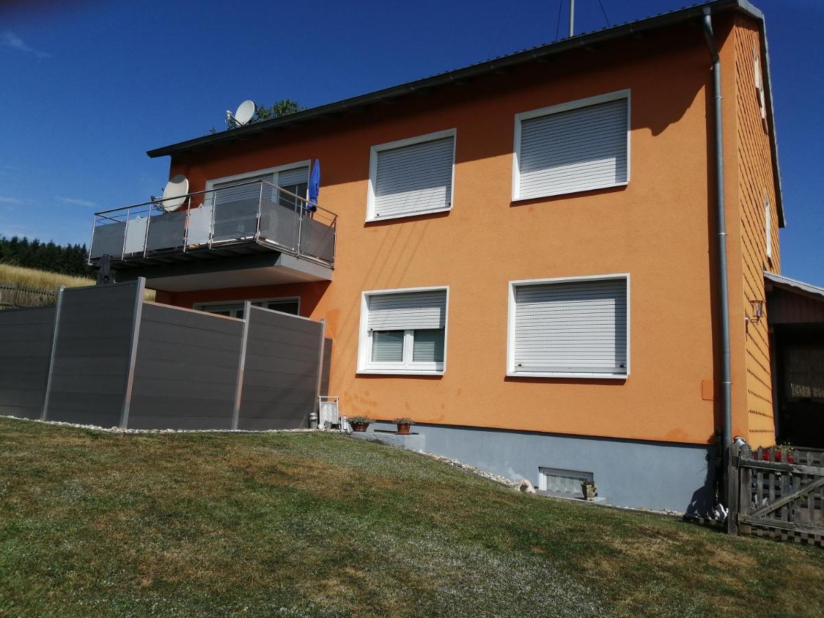 Ruhige Ferienwohnung Am Waldrand. Wildflecken Bagian luar foto